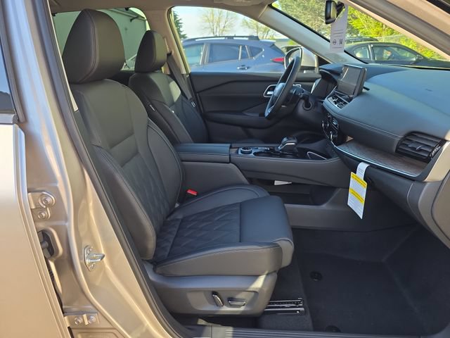 New 2026 Nissan Rogue Platinum AWD/4WD image 9