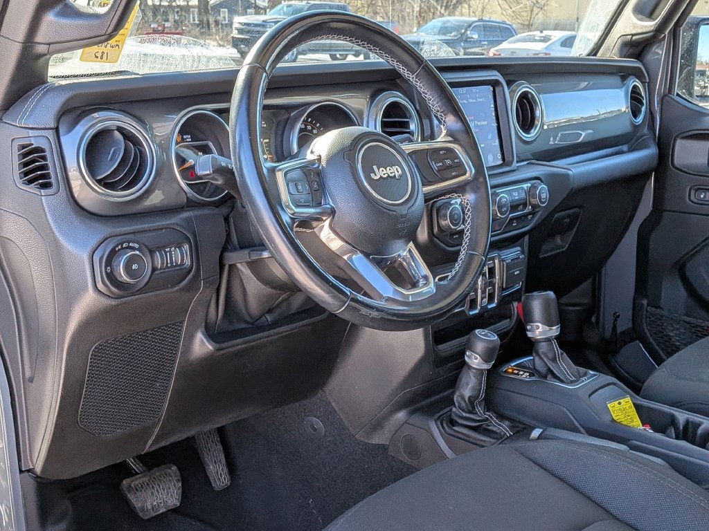 Used 2021 Jeep Wrangler Unlimited Sahara w/ Uconnect 4C Nav & Sound Group AWD/4WD image 9