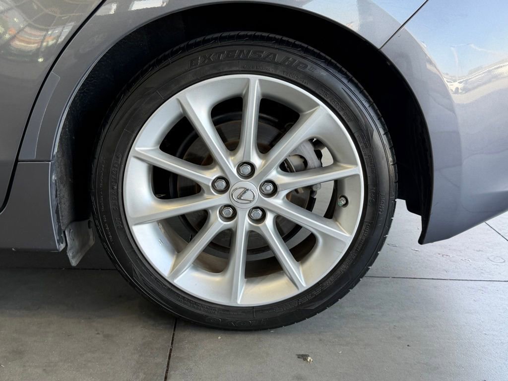 Used 2013 Lexus CT 200h w/ Premium Pkg w/Navigation FWD image 16