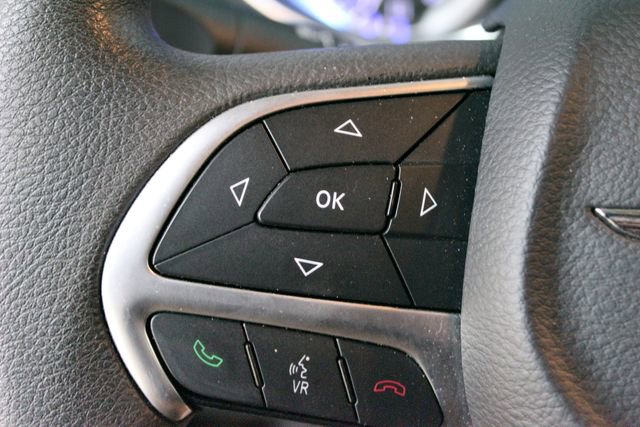Used 2016 Chrysler 200 LX FWD image 14