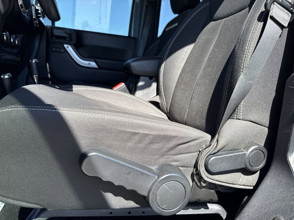 Used 2015 Jeep Wrangler Unlimited Sahara w/ Dual Top Group image 14