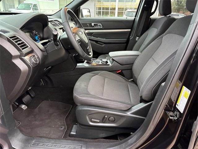 Used 2019 Ford Explorer XLT image 9