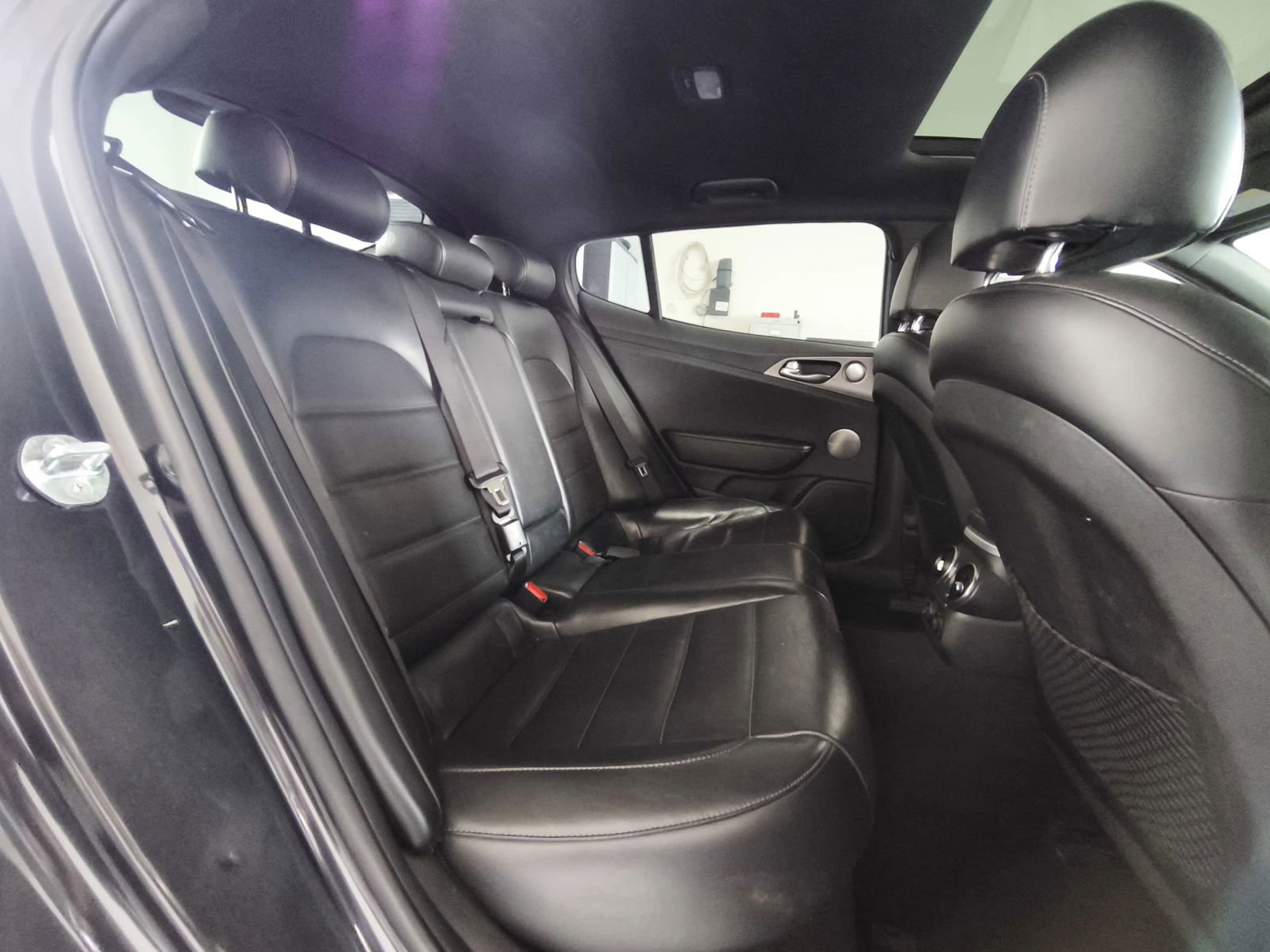 Used 2021 Kia Stinger GT2 AWD/4WD image 16