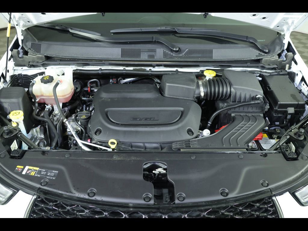 Used 2025 Chrysler Pacifica Select FWD image 18