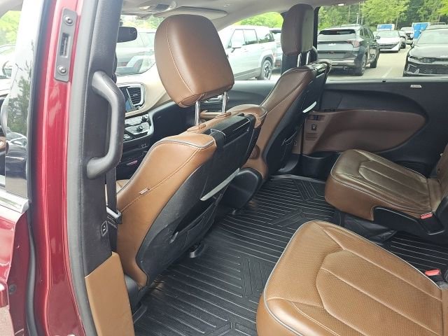 Used 2018 Chrysler Pacifica Limited w/ Advanced Safetytec Group FWD image 28