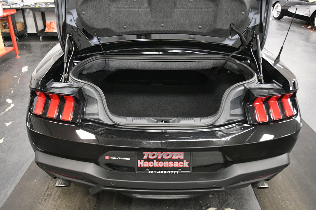 Used 2025 Ford Mustang Premium RWD image 21