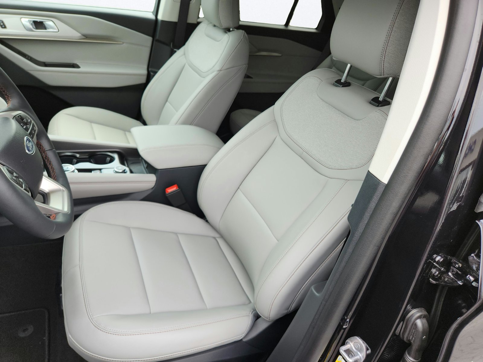 New 2026 Ford Explorer Active w/ Active Comfort Package AWD/4WD image 12