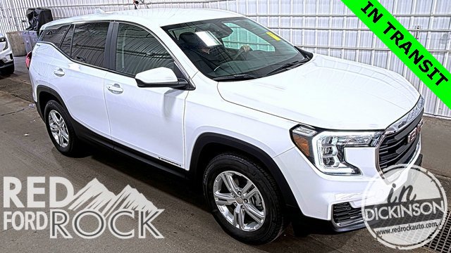 Used 2024 GMC Terrain SLE image 1