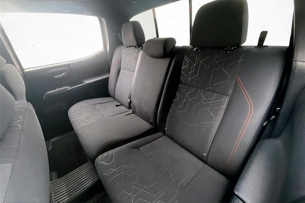 Used 2017 Toyota Tacoma TRD Off-Road image 20