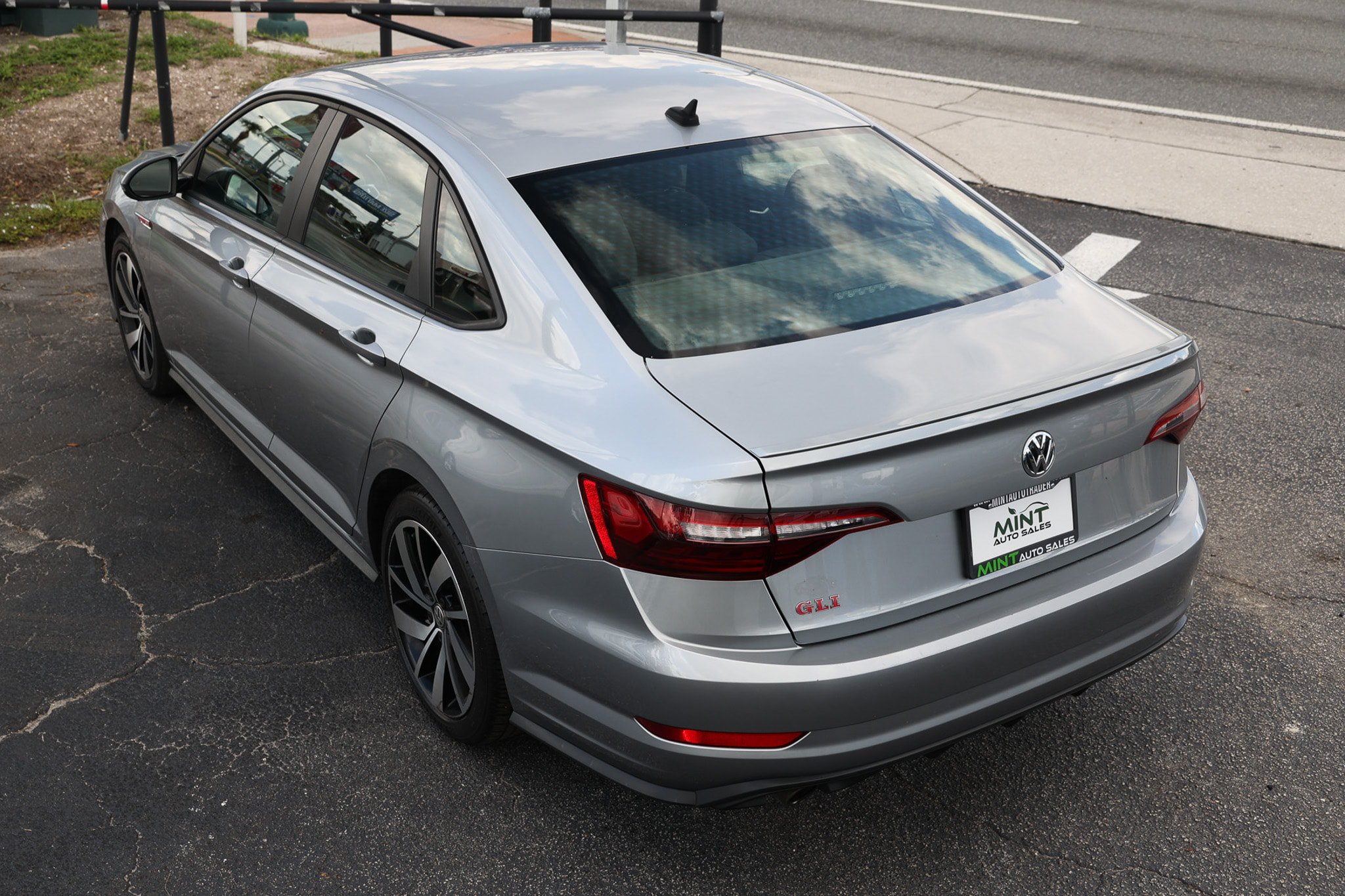 Used 2020 Volkswagen Jetta GLI FWD image 8