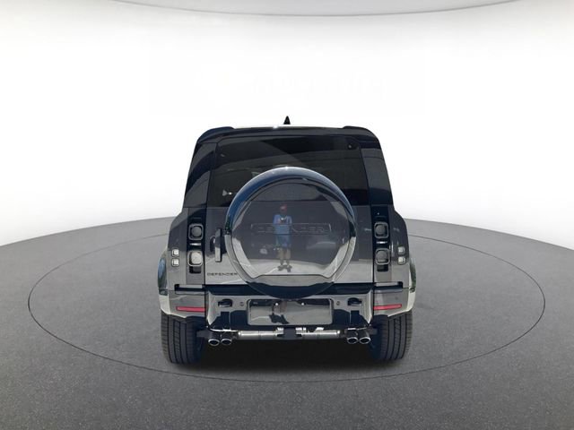 New 2025 Land Rover Defender 110 V8 image 4