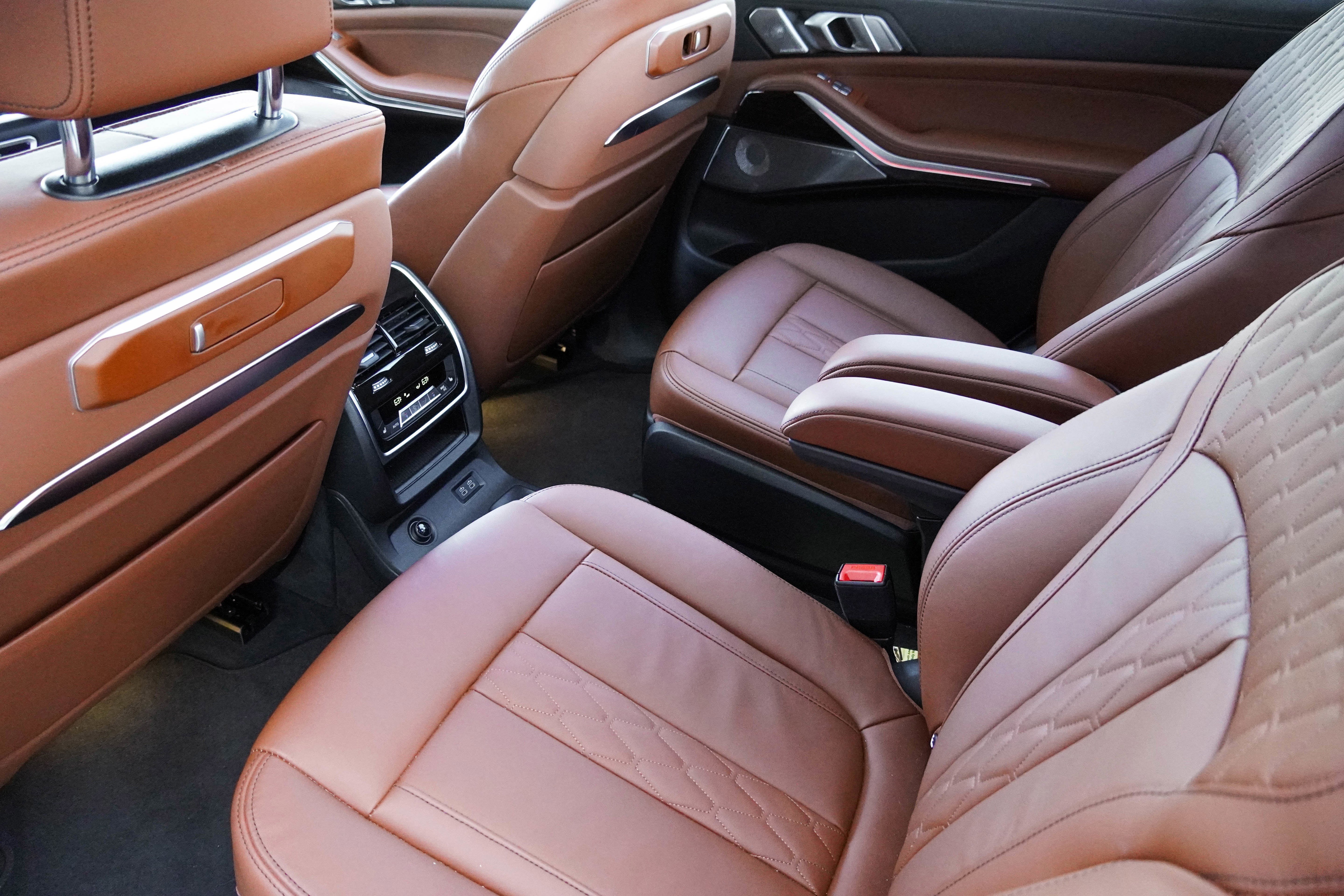 Certified 2024 BMW X7 M60i w/ Executive Package image 37