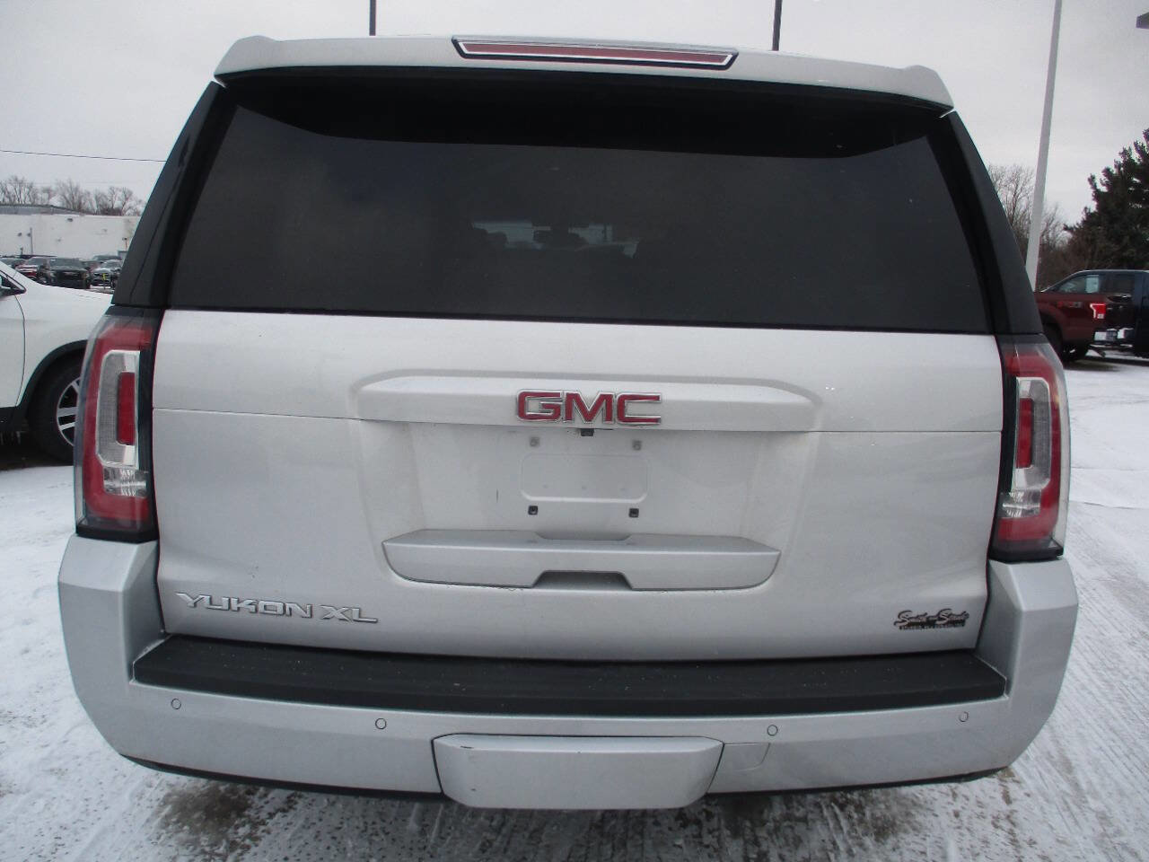 Used 2018 GMC Yukon XL SLE w/ SLE Value Package image 5