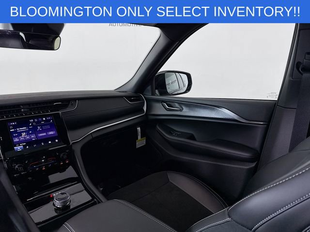 New 2025 Jeep Grand Cherokee Altitude w/ Trailer Tow Package image 22