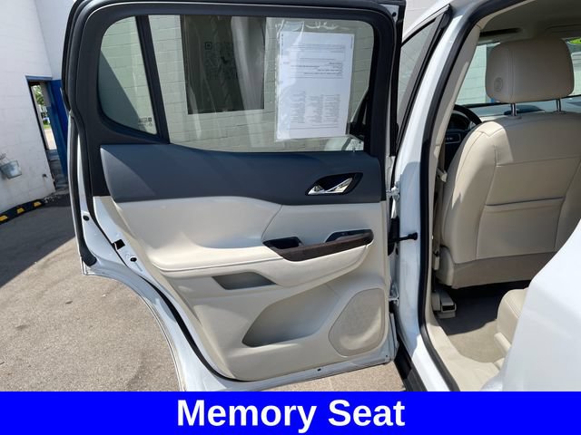 Used 2023 GMC Acadia Denali AWD/4WD image 29