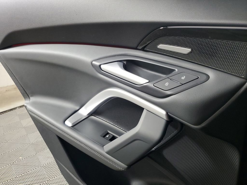 New 2025 Audi Q5 Premium Plus image 18