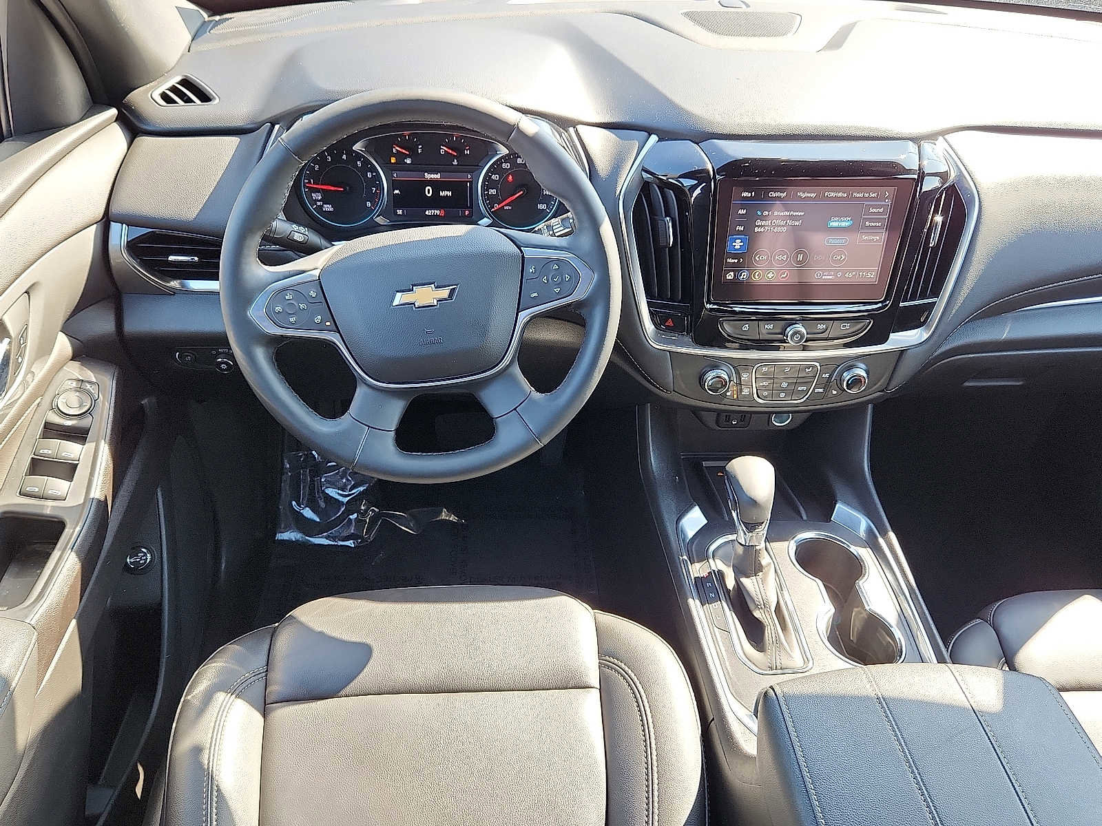 Used 2023 Chevrolet Traverse LT AWD/4WD image 11