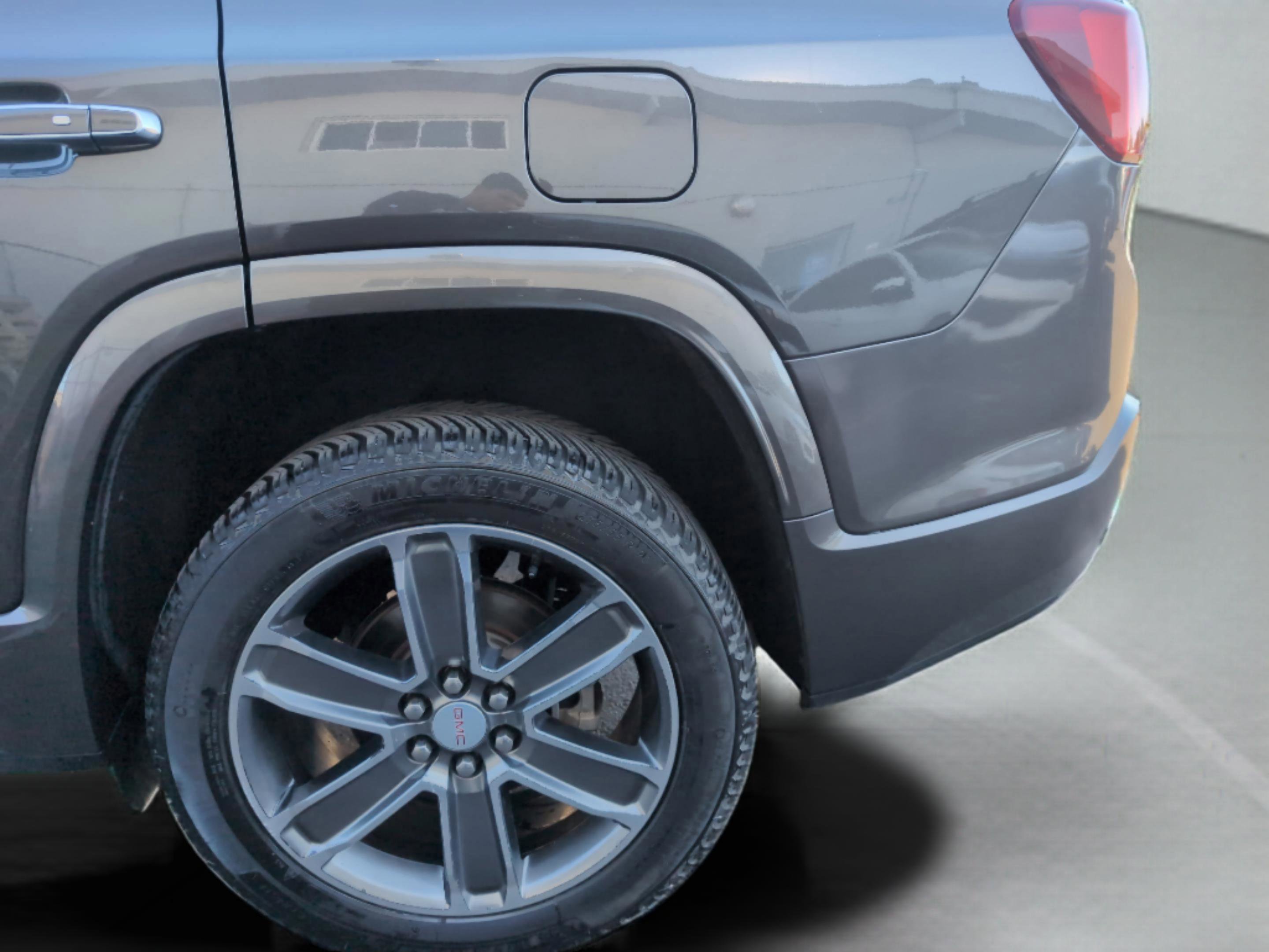 Used 2019 GMC Acadia Denali image 32