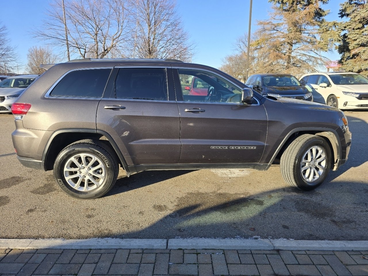 Used 2021 Jeep Grand Cherokee Laredo image 18