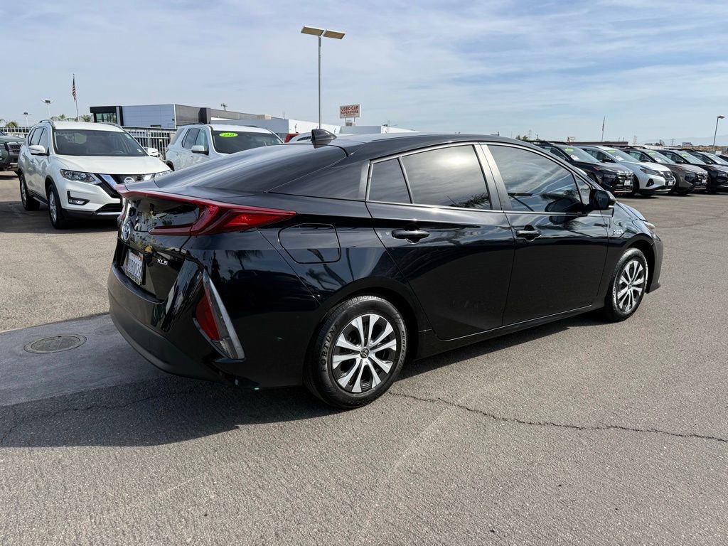 Used 2022 Toyota Prius Prime XLE image 6