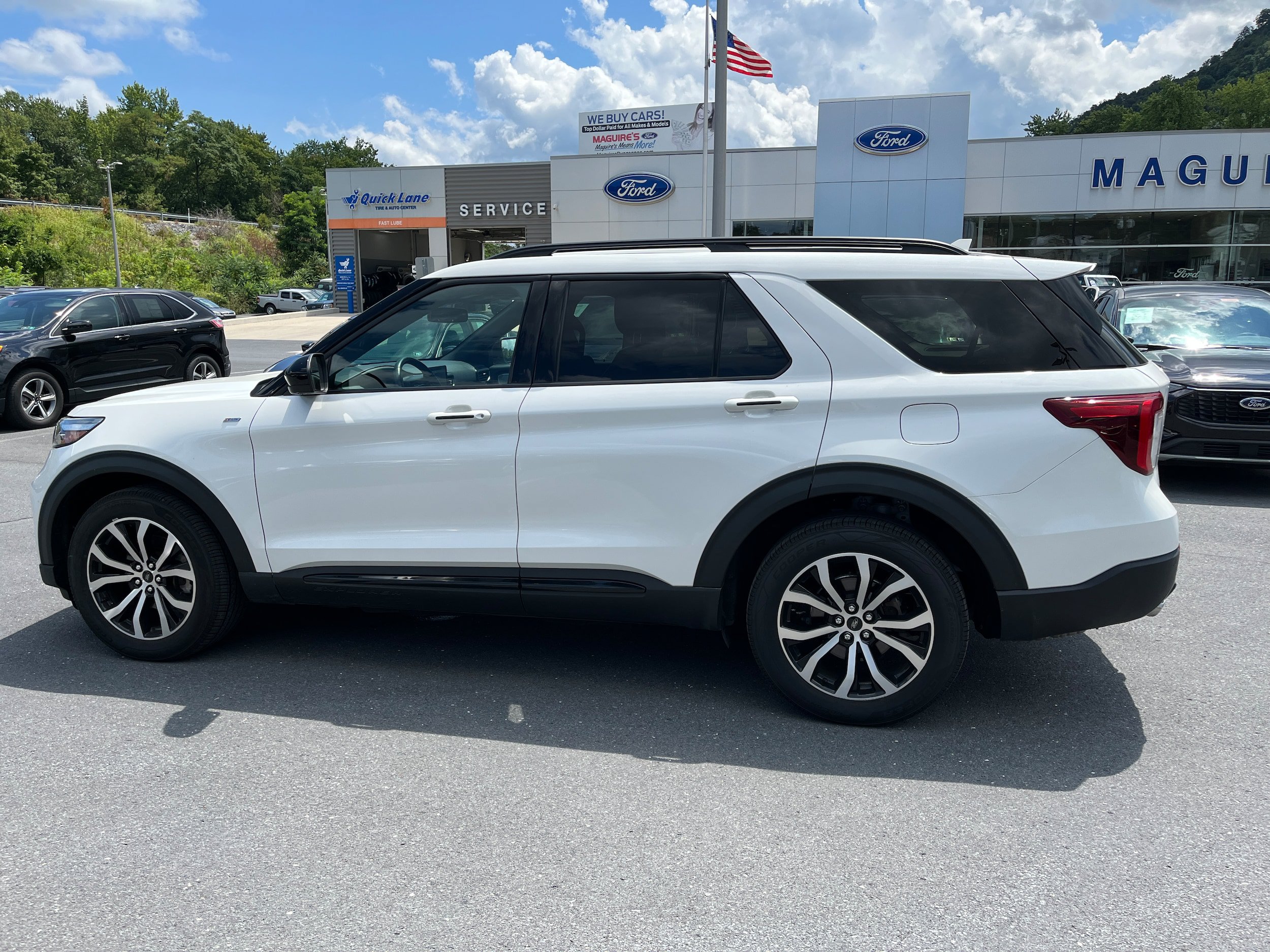 Certified 2022 Ford Explorer ST-Line w/ Class IV Trailer Tow Package AWD/4WD image 14