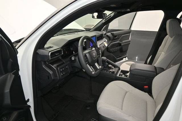 New 2026 Toyota 4Runner SR5 AWD/4WD image 4