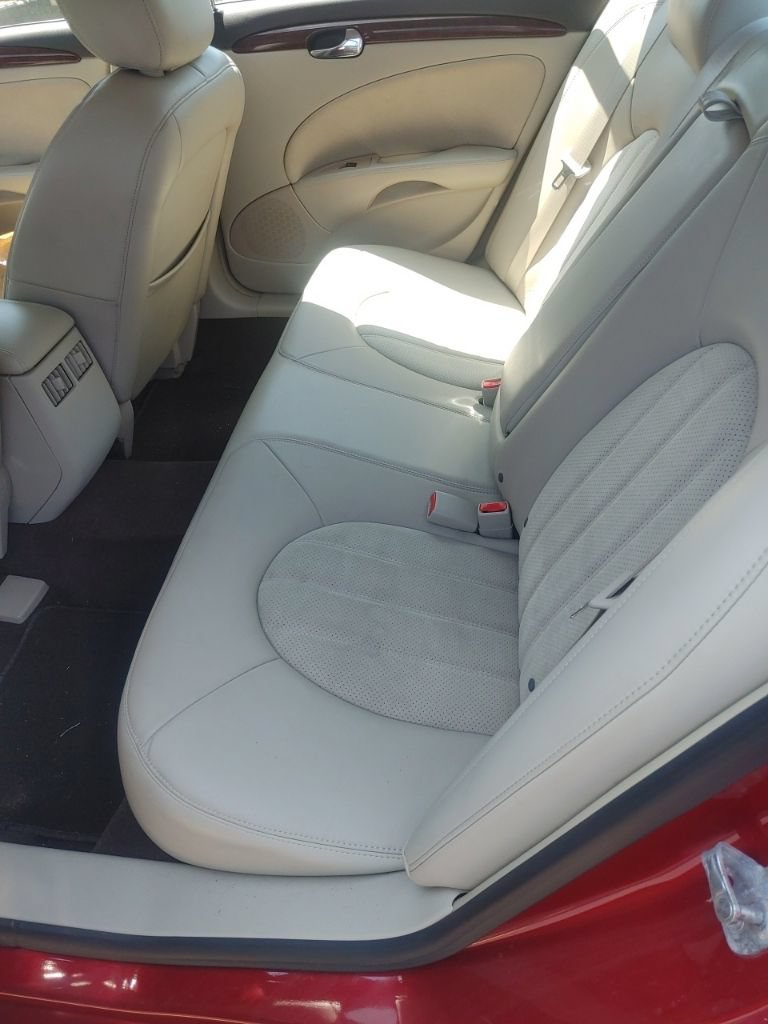 Used 2010 Buick Lucerne CXL w/ Driver Confidence Package FWD image 12