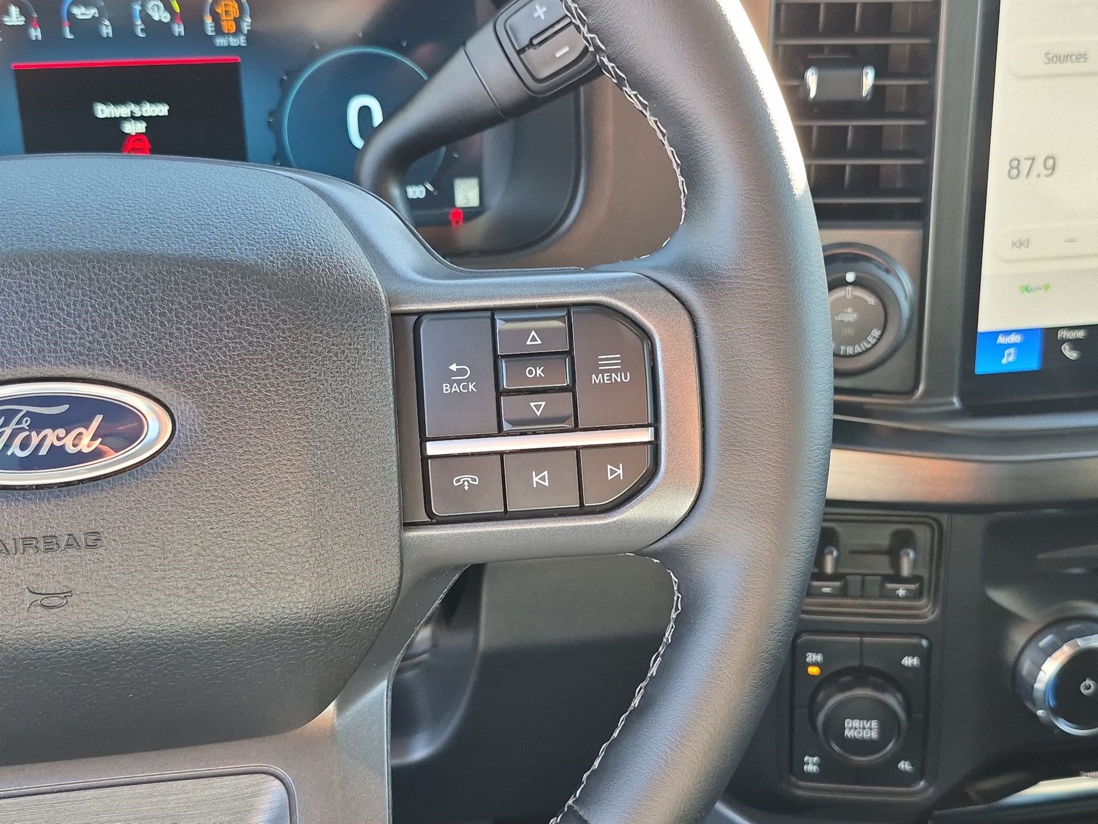 Used 2026 Ford F350 Lariat w/ Black Appearance Package AWD/4WD image 22