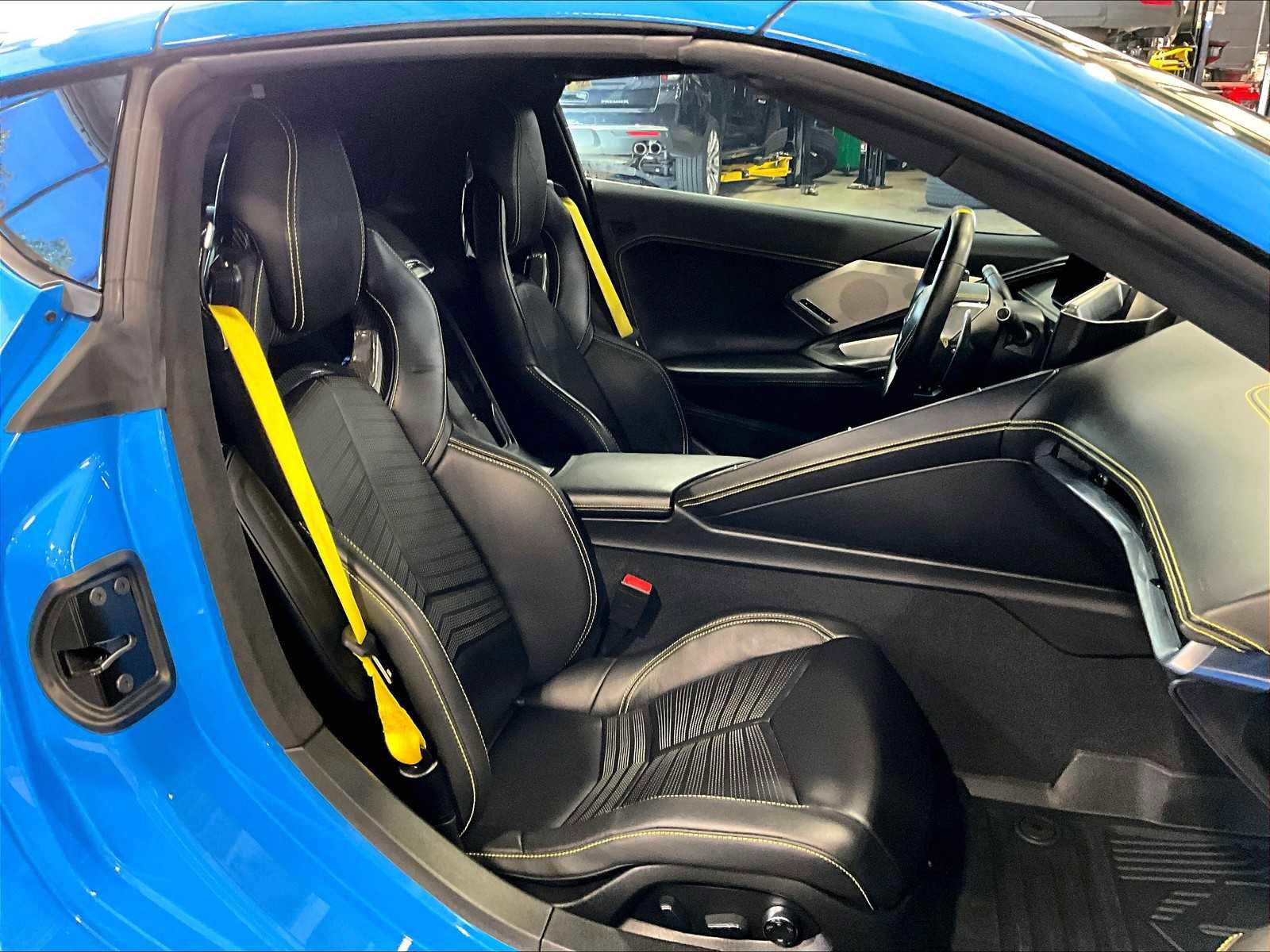 Used 2022 Chevrolet Corvette Stingray Premium Cpe w/ Z51 Performance Package image 11