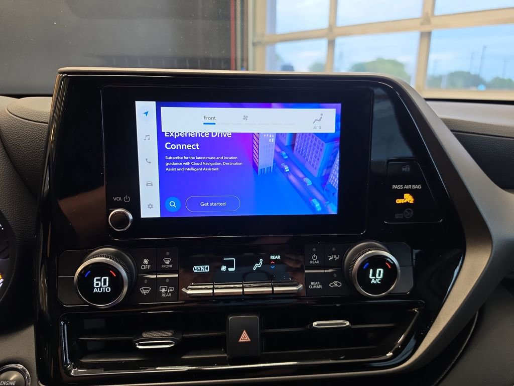 Used 2023 Toyota Highlander L FWD image 23