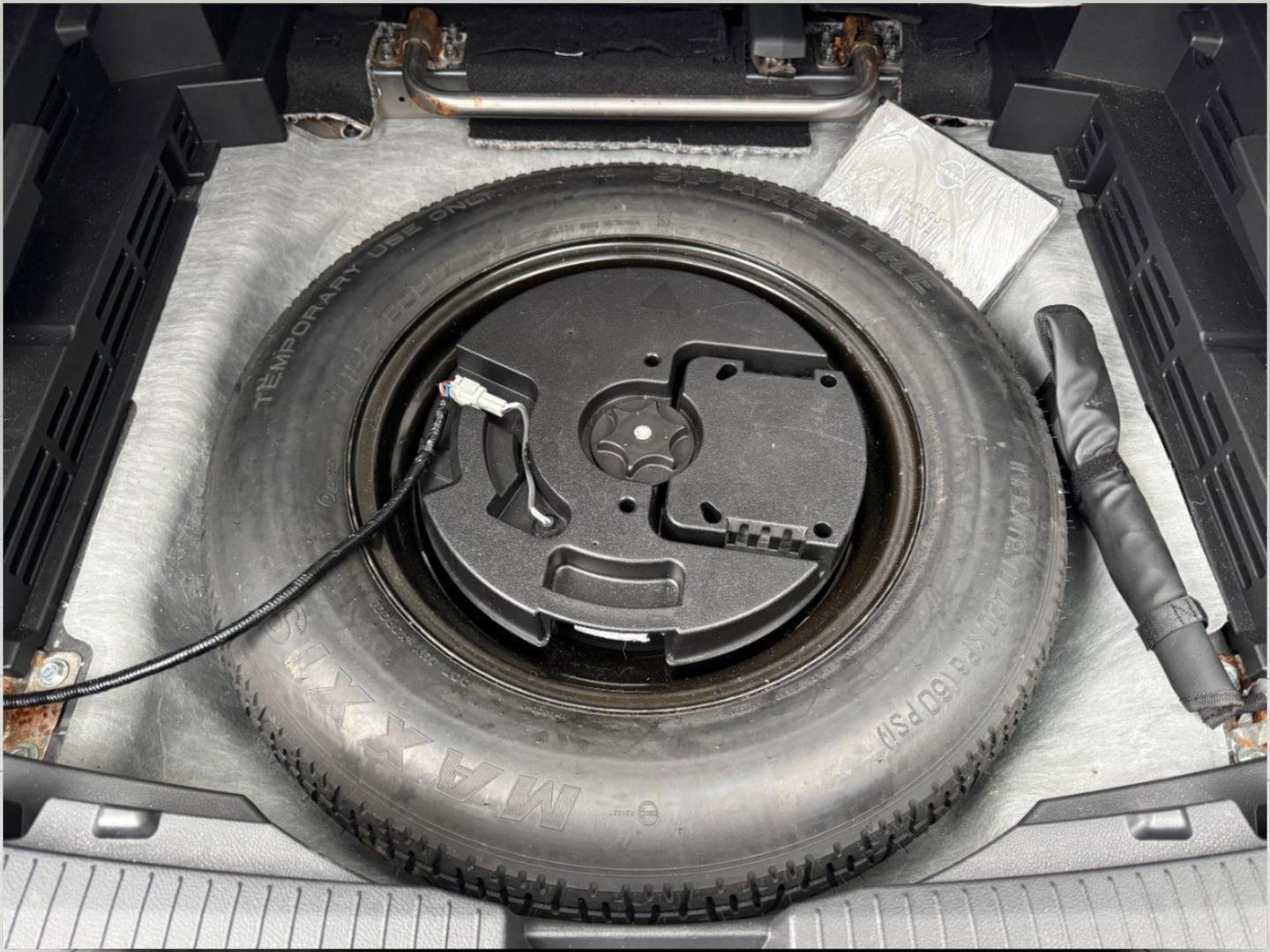 Used 2024 Nissan Rogue SV image 17