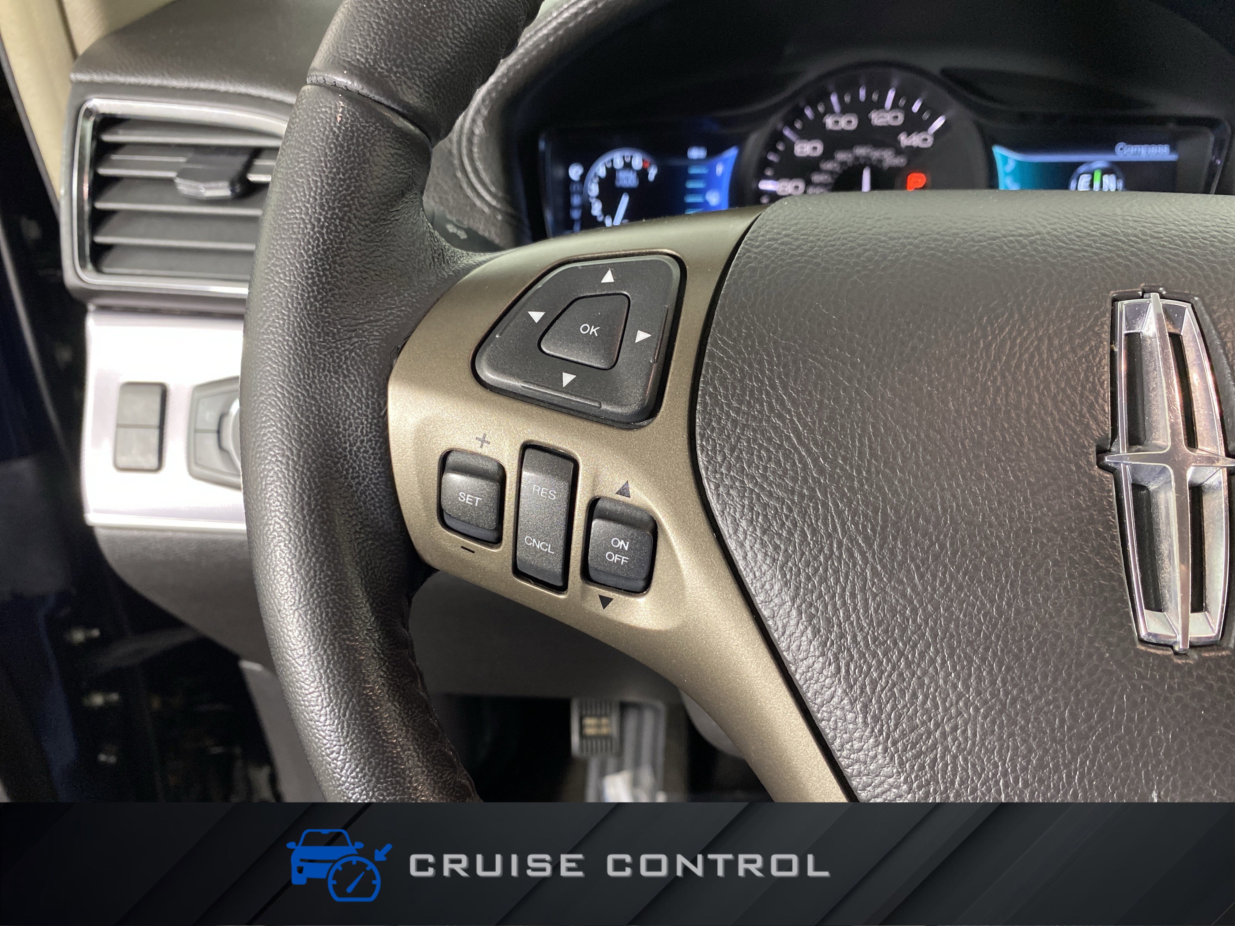 Used 2012 Lincoln MKX AWD image 19