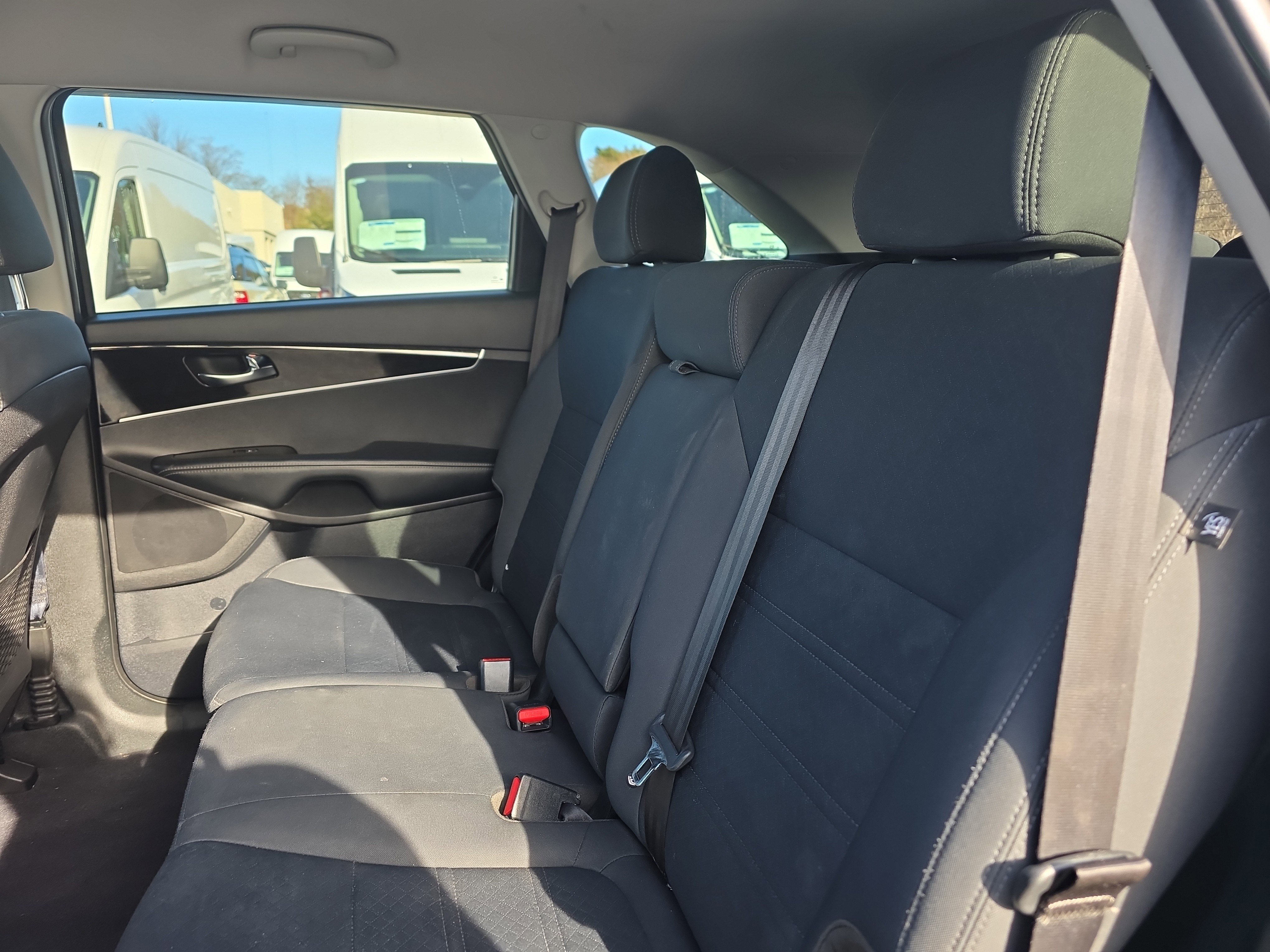 Used 2019 Kia Sorento LX image 22