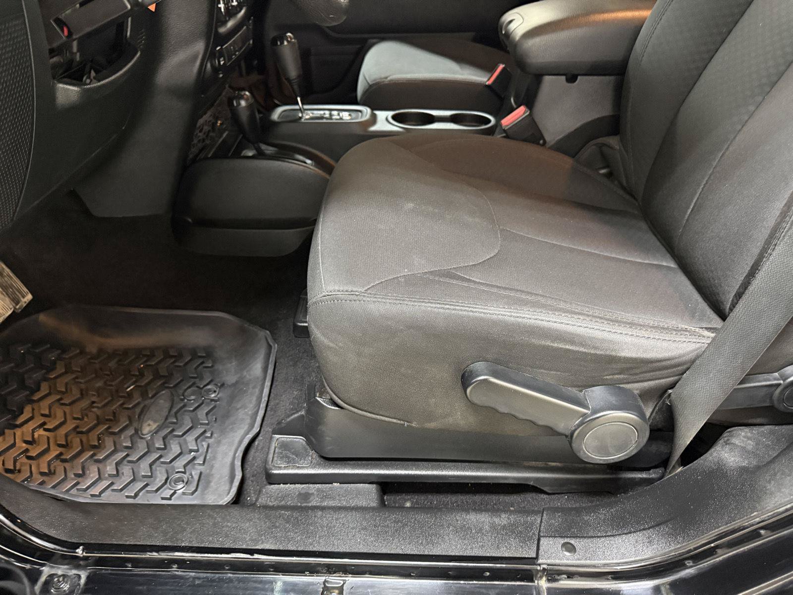Used 2015 Jeep Wrangler Sport AWD/4WD image 9