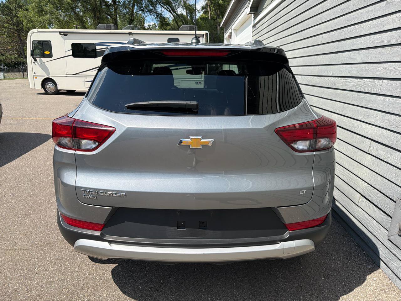 Used 2025 Chevrolet TrailBlazer LT AWD/4WD image 14