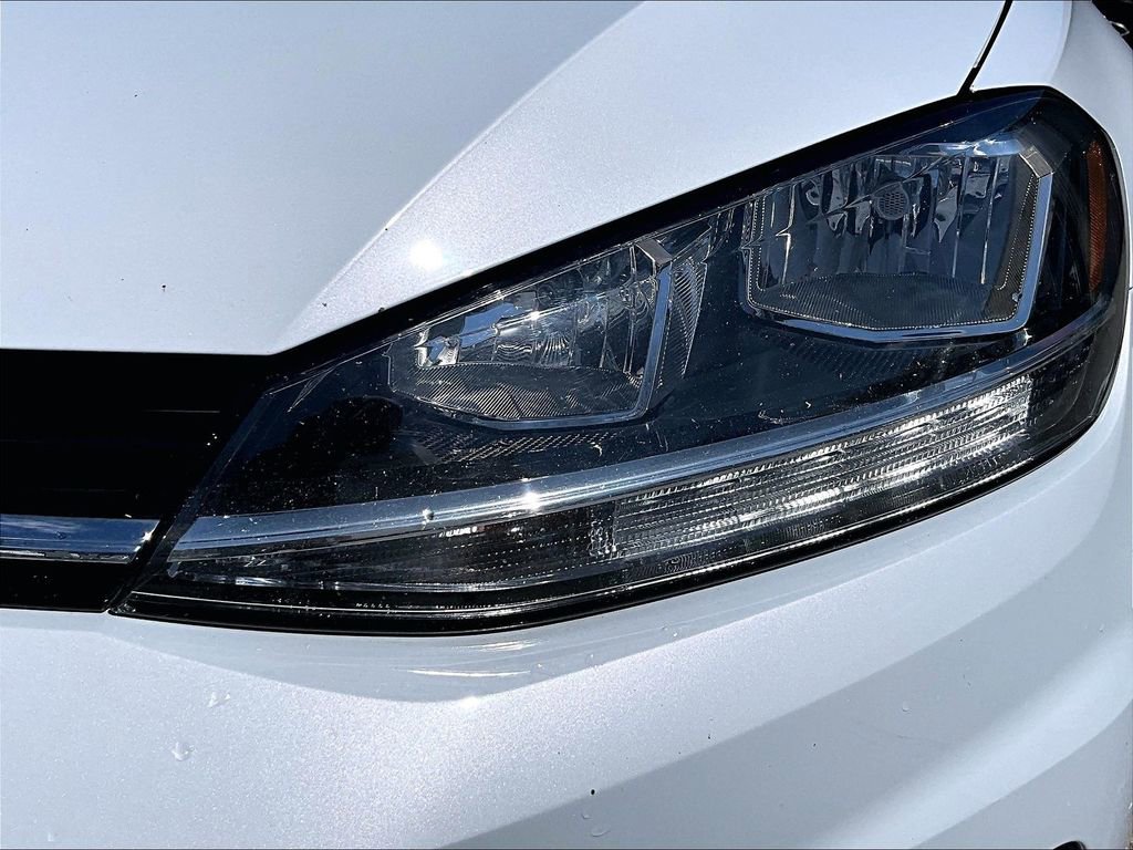 Used 2021 Volkswagen Golf 4-Door FWD image 23