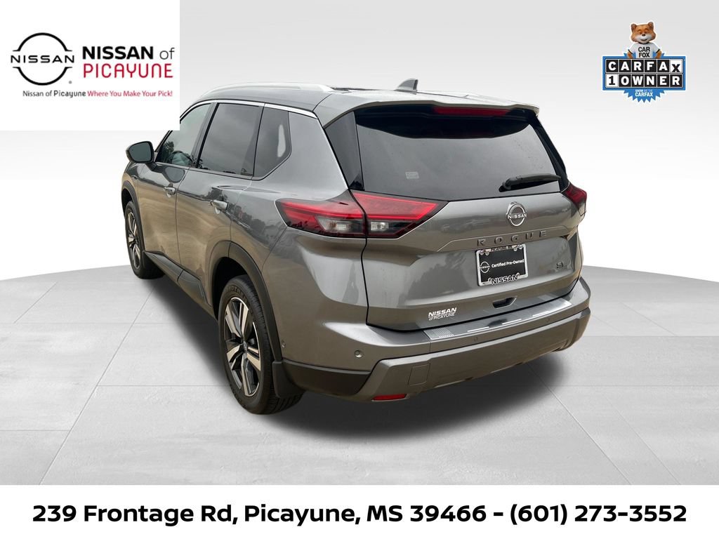 Certified 2025 Nissan Rogue SL w/ SL Premium Package FWD image 3