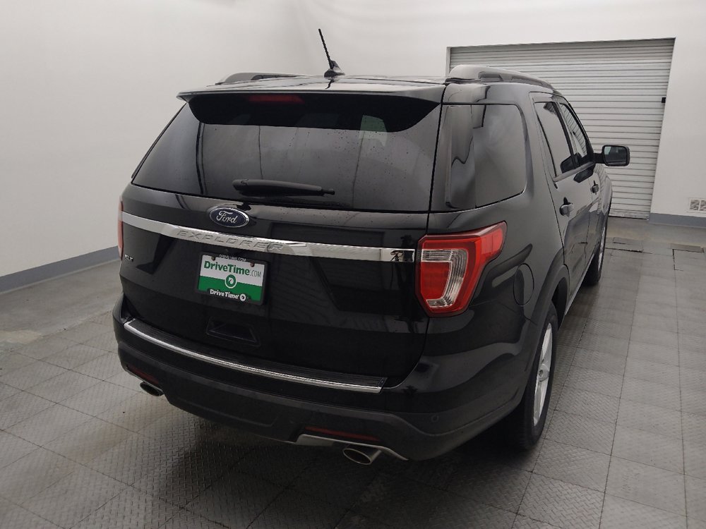 Used 2018 Ford Explorer XLT w/ Equipment Group 201A FWD image 7