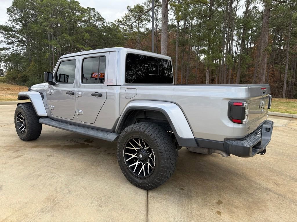 Used 2020 Jeep Gladiator Overland image 3