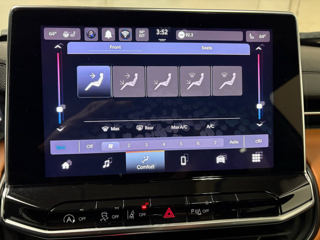 Used 2025 Jeep Compass Limited image 19