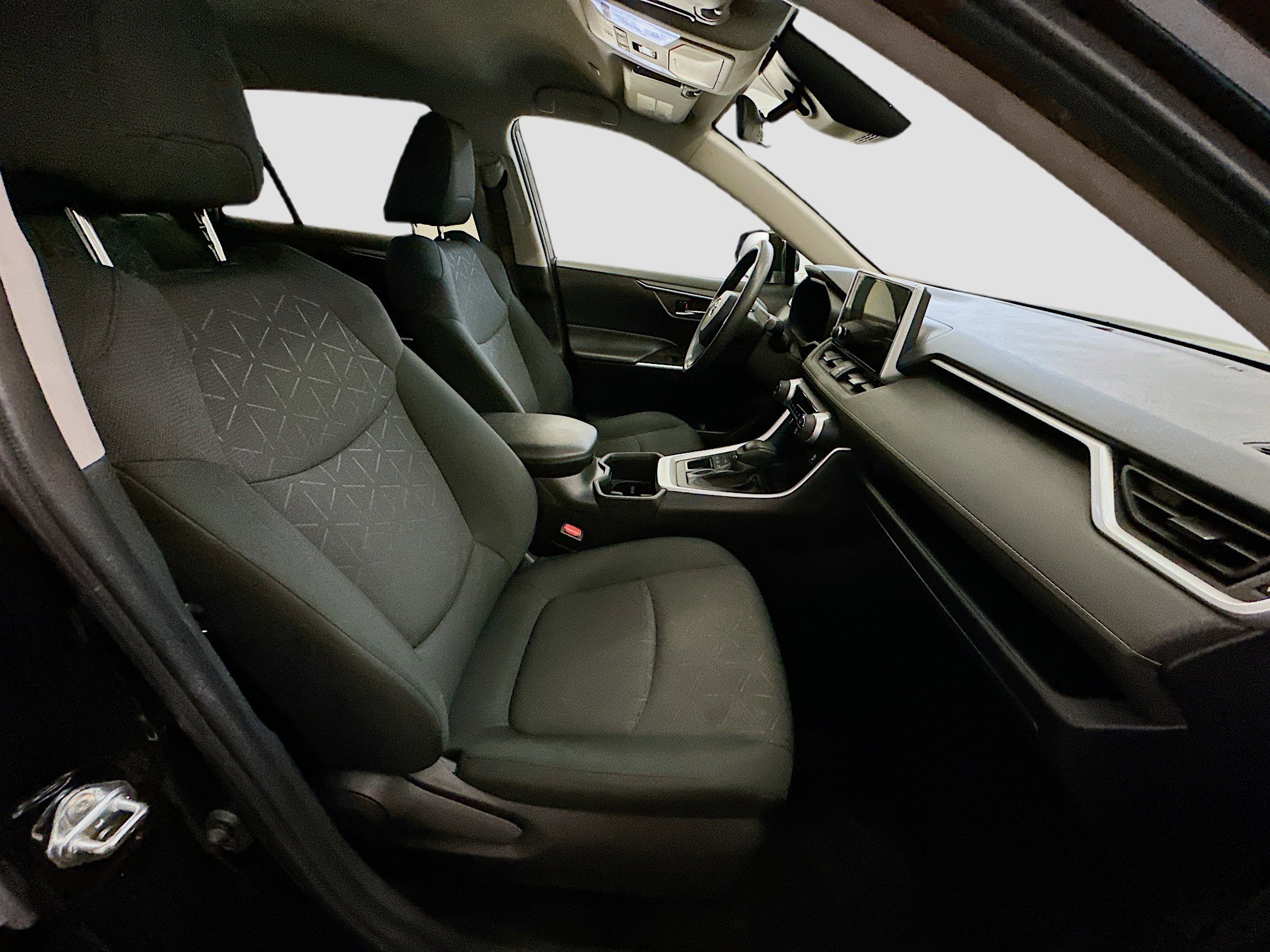 Used 2024 Toyota RAV4 XLE image 32