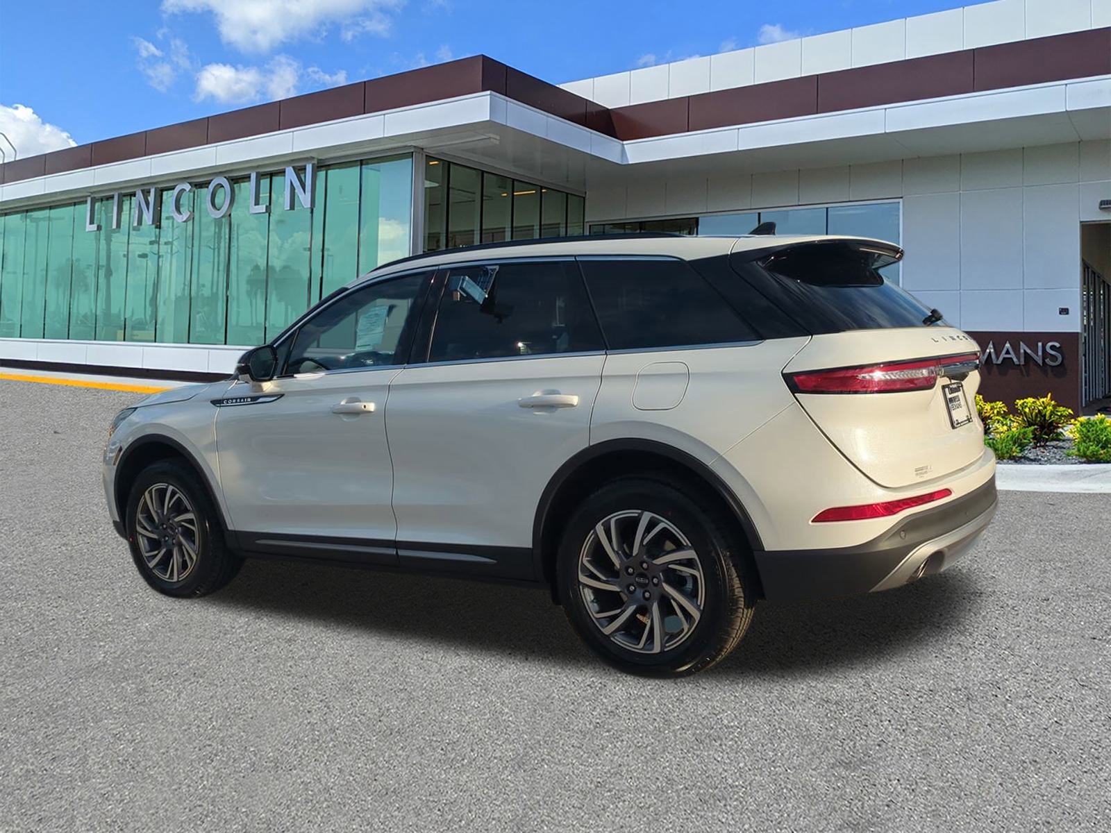 New 2026 Lincoln Corsair Premiere image 5