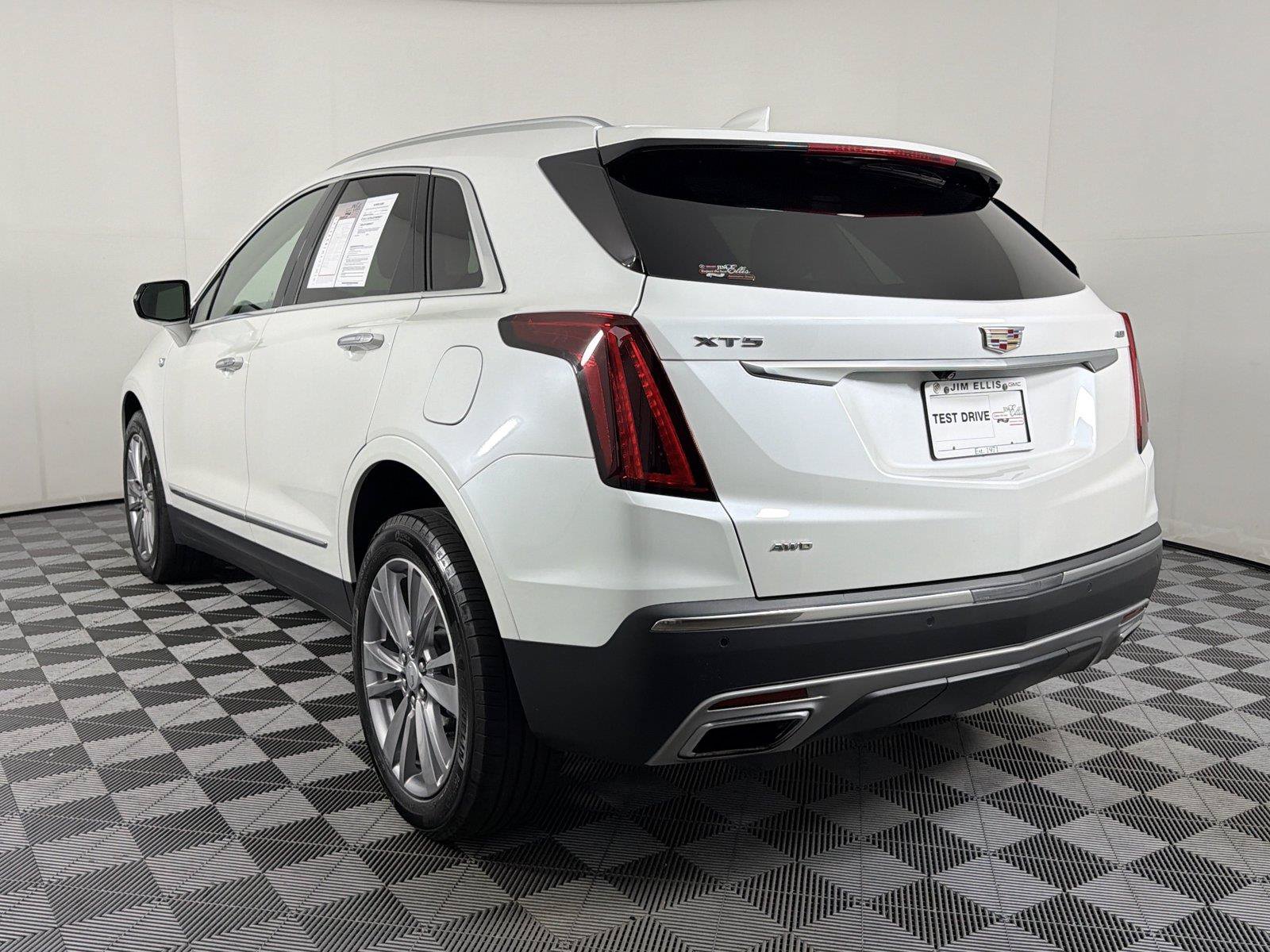 Certified 2024 Cadillac XT5 Premium Luxury AWD/4WD image 4