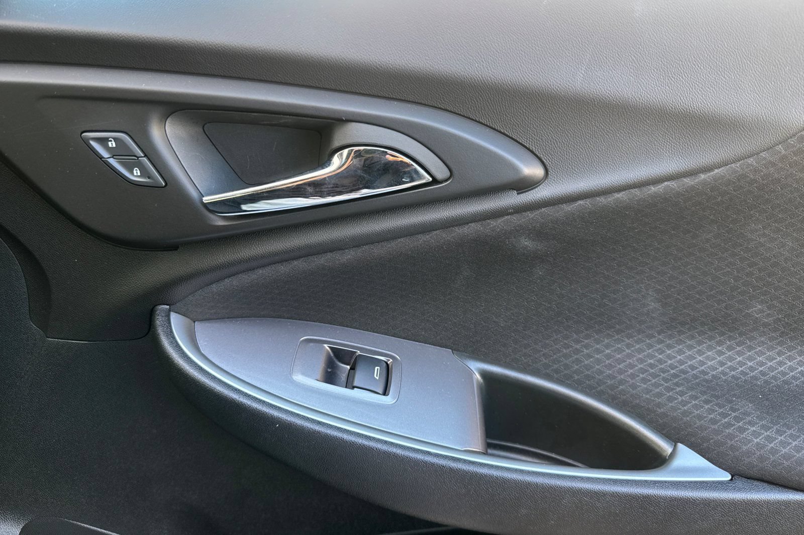 Used 2024 Chevrolet Malibu RS w/ LPO, Floor Liner Package FWD image 21