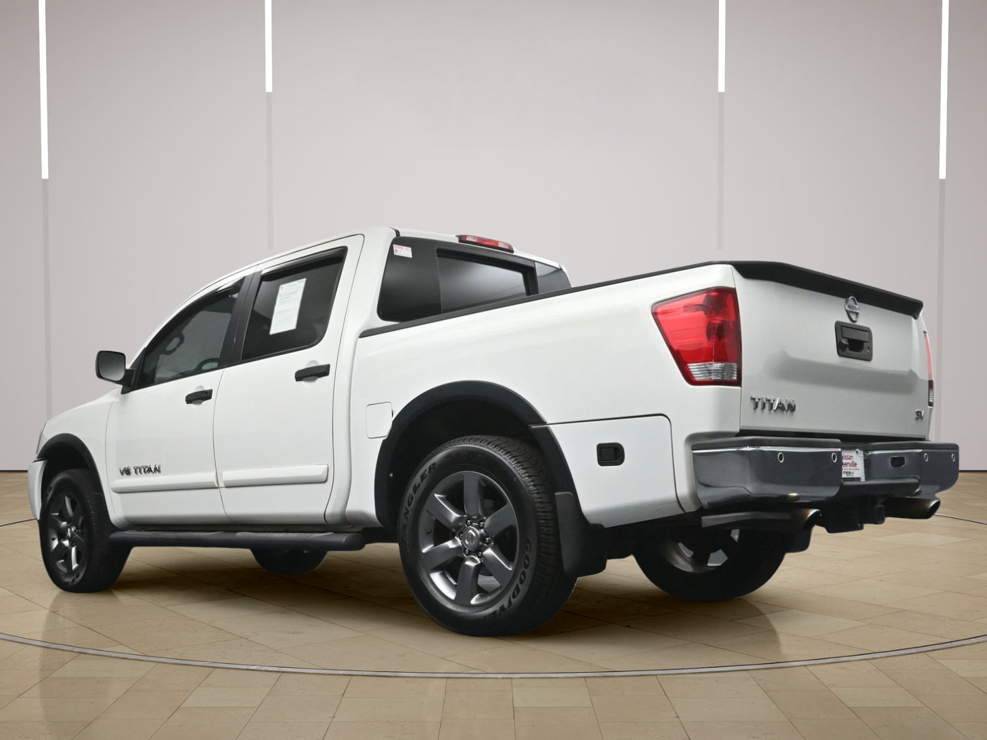 Used 2015 Nissan Titan SV w/ SV Value Truck Package RWD image 27