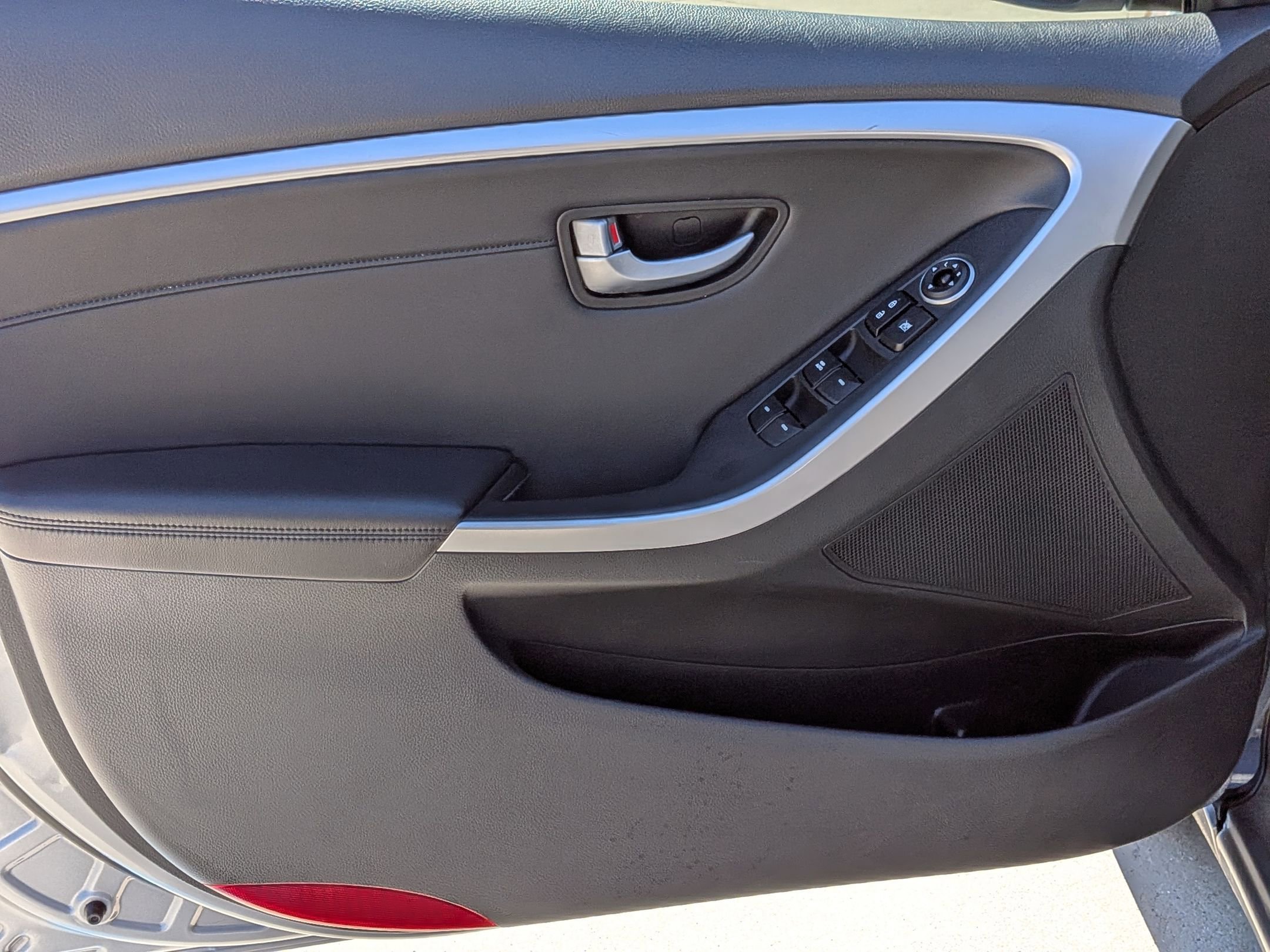 Used 2015 Hyundai Elantra GT w/ Option Group 02 FWD image 12