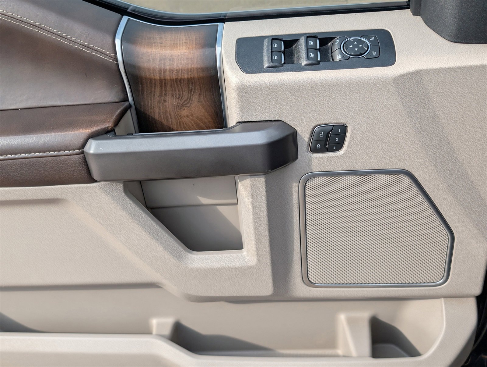 Used 2019 Ford F150 Limited w/ Trailer Tow Package image 19