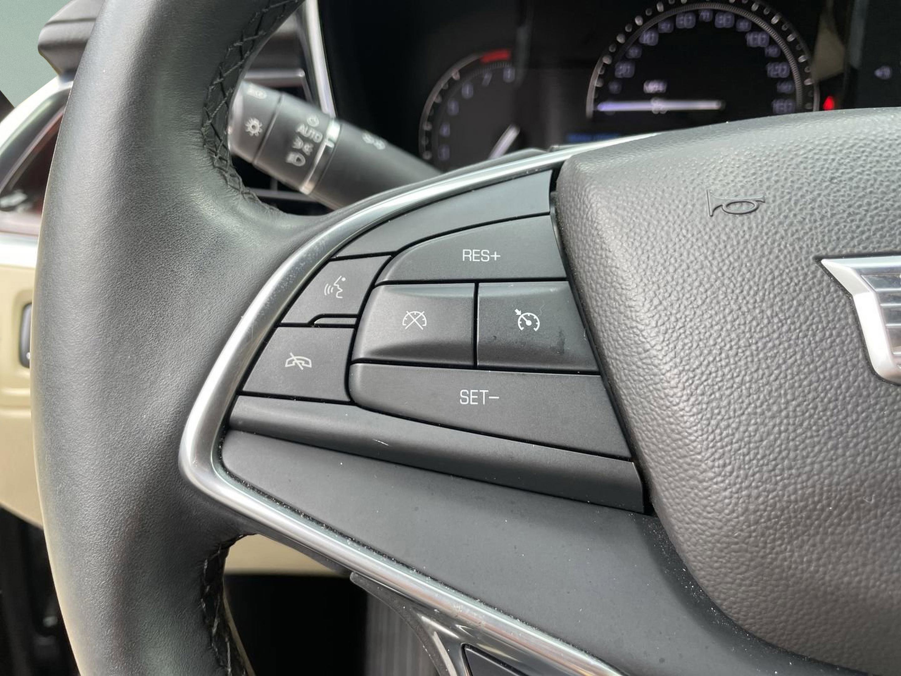 Used 2018 Cadillac XT5 Premium Luxury image 13