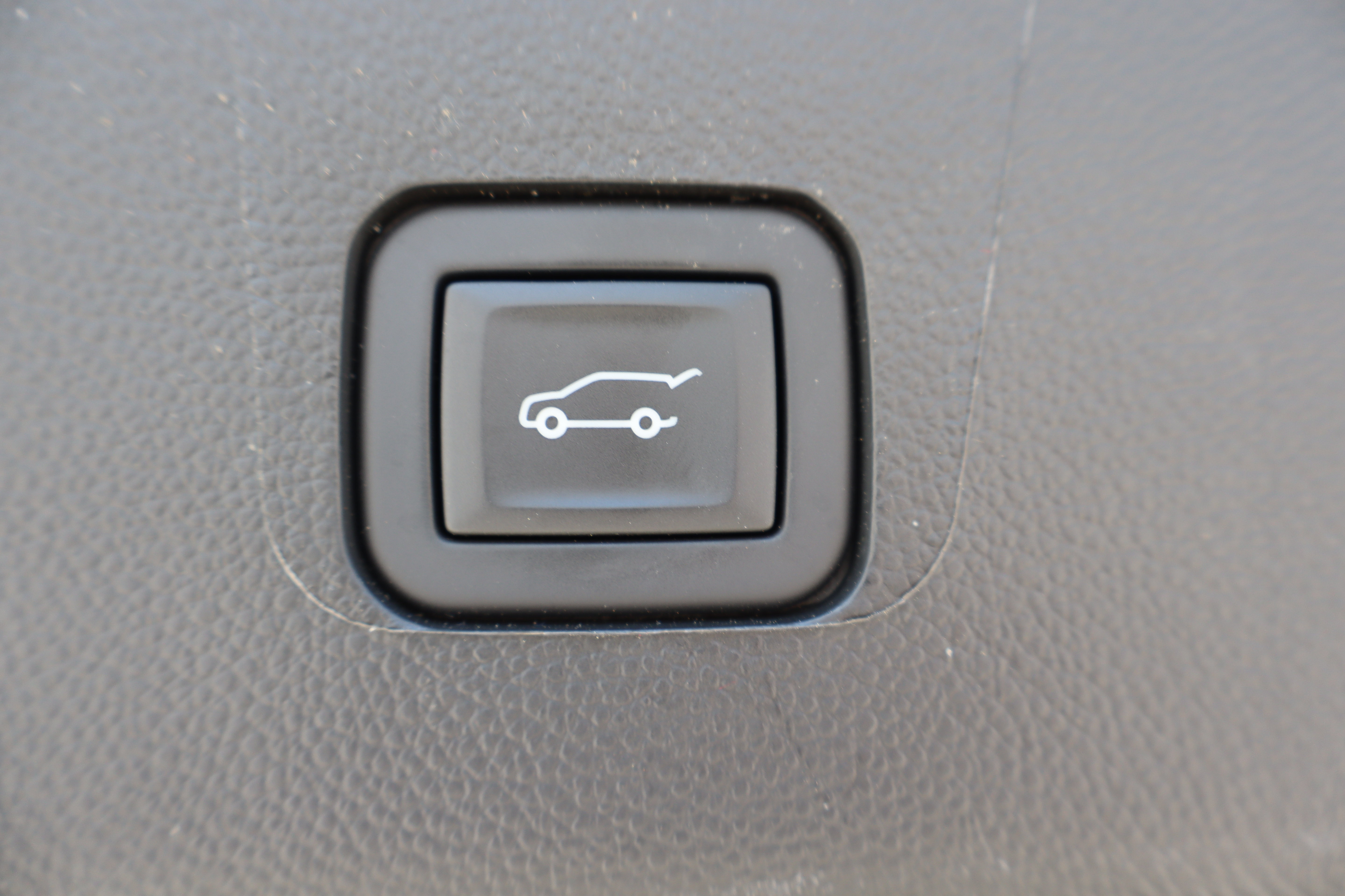 Used 2023 Chevrolet Traverse LT w/ LPO, Floor Liner Package AWD/4WD image 28