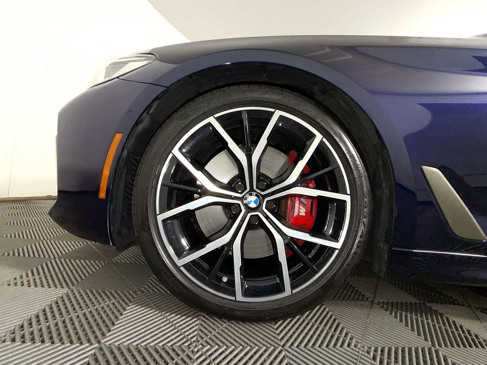 Used 2022 BMW M550i xDrive w/ Executive Package AWD/4WD image 8